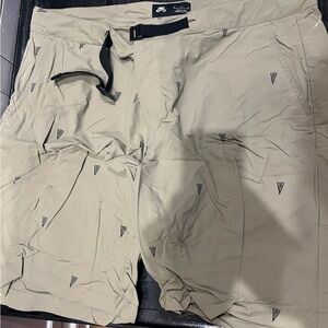 Nike SB shorts with pattern